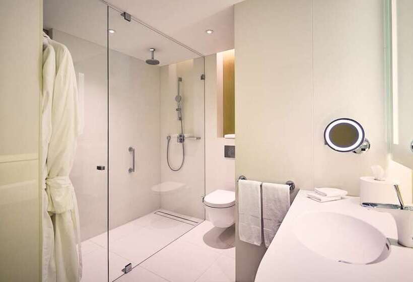 带大床的高级房间, Reichshof Hotel Hamburg