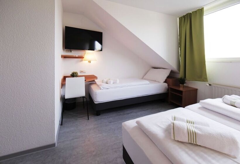Номер Стандарт Трехместный, Bp24 Hotel Aachen