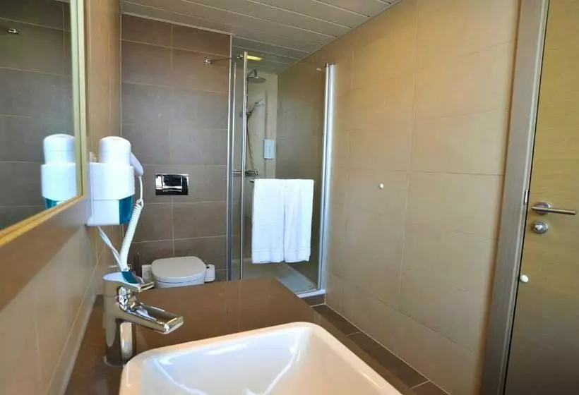 ダブルベッドスタンダードルーム, Golden Tulip Kassel Hotel Reiss