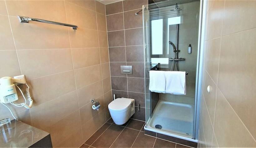 Номер Deluxe, Golden Tulip Kassel Hotel Reiss