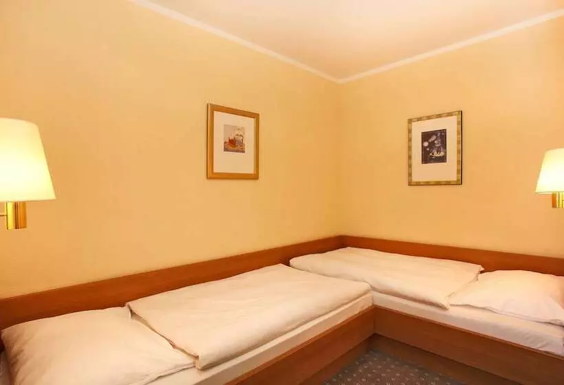 اتاق خانوادگی, H+ Hotel Willingen
