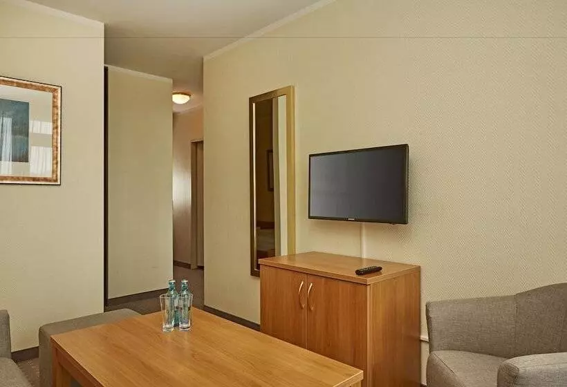 اتاق خانوادگی, H+ Hotel Willingen