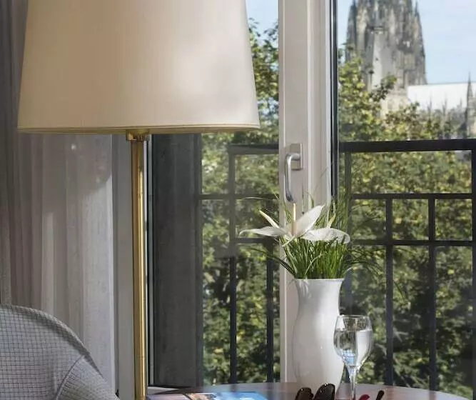 اتاق استاندارد, Maritim Hotel Köln