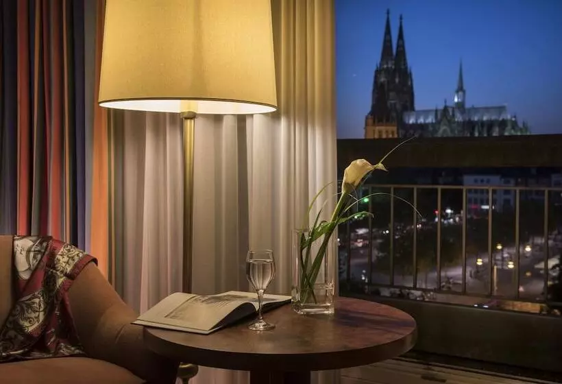 اتاق استاندارد, Maritim Hotel Köln
