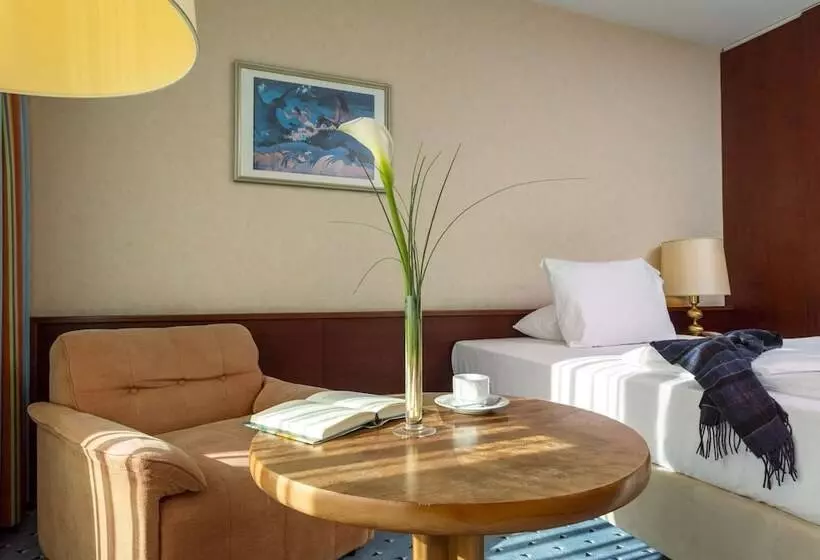 اتاق استاندارد, Maritim Hotel Köln
