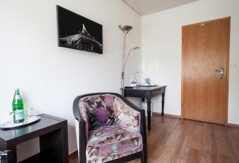 标准间, Nassauer Hof