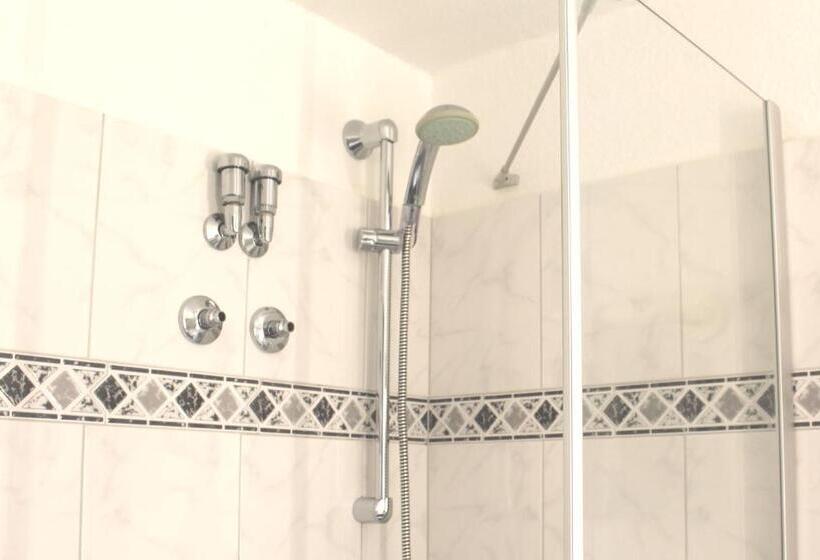 스탠다드 룸, Ostmeier