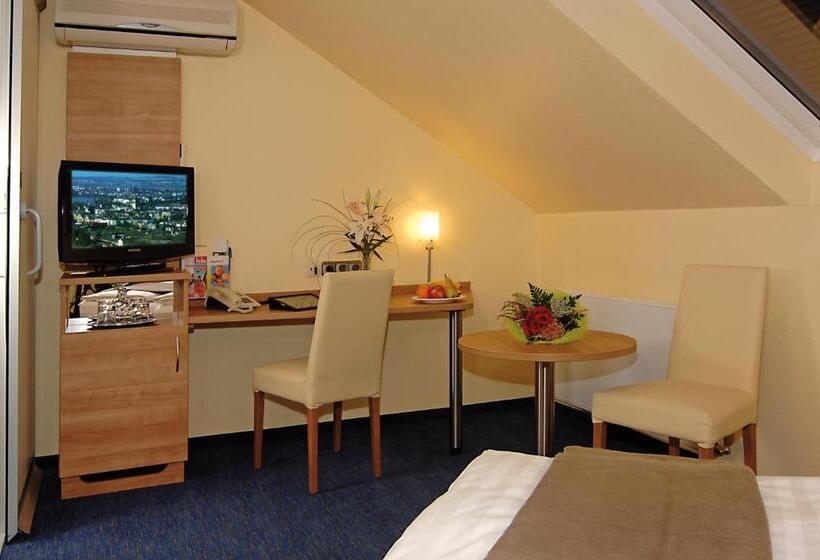 스탠다드 룸, Ostmeier