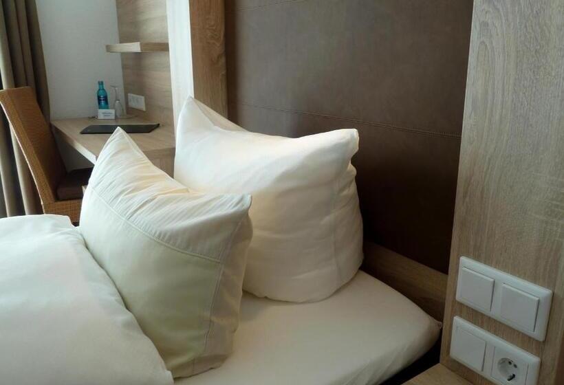 غرفة بريميوم فردية, Restaurant Goldenstedt