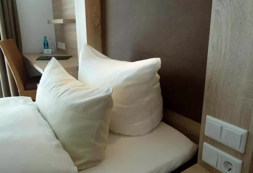 Premium Yhden Hengen Huone, Restaurant Goldenstedt