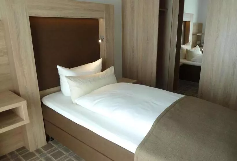 Premium Yhden Hengen Huone, Restaurant Goldenstedt