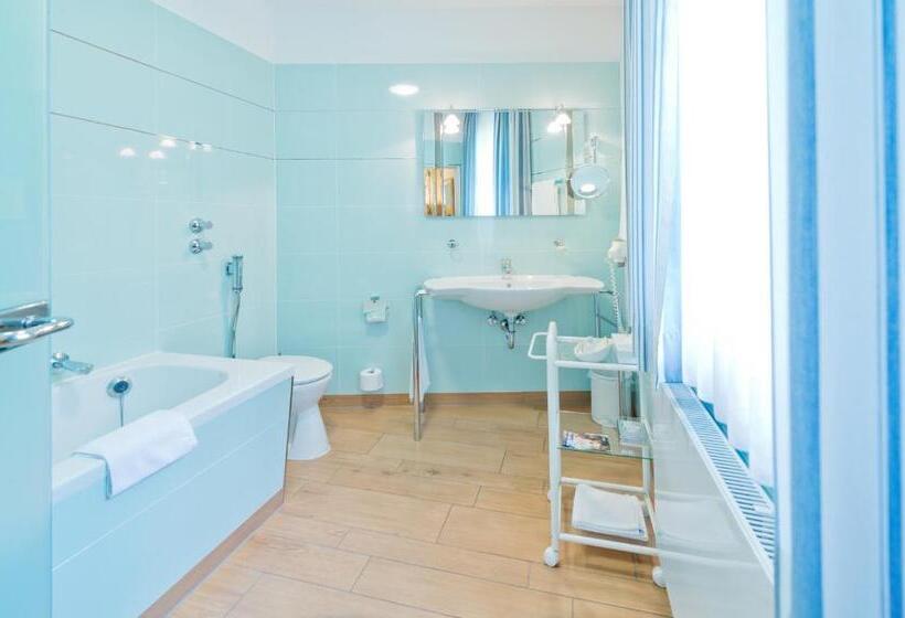 スーペリアシングルルーム, Romantik Waldhotel Mangold