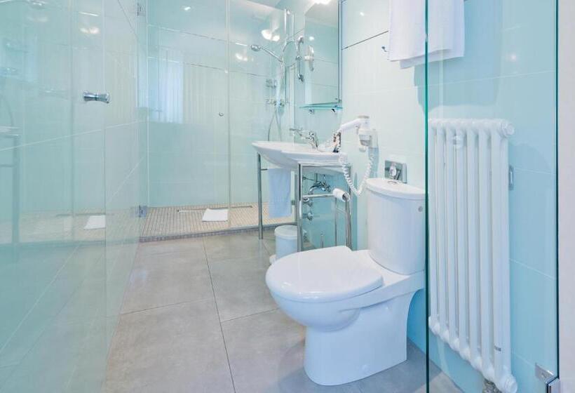 スタンダードシングルルーム, Romantik Waldhotel Mangold