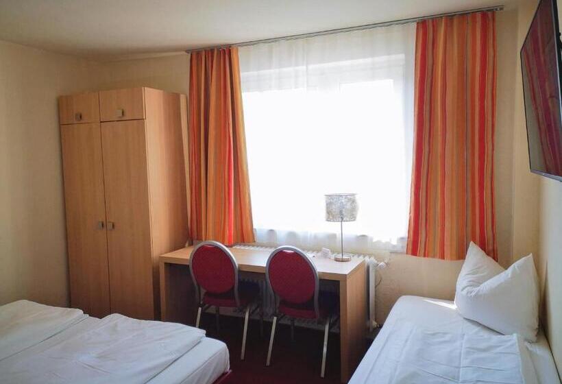 스탠다드 트리플 룸, Scholz