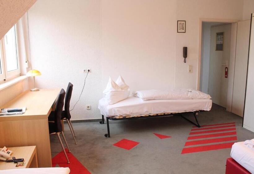 4인용 스탠다드 룸, Scholz