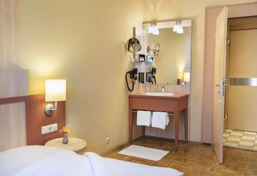 اتاق اکونومی, Achat Sternhotel Bonn