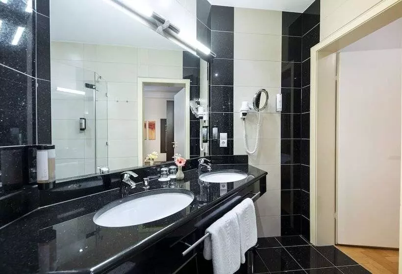 سوییت جونیور, Achat Sternhotel Bonn