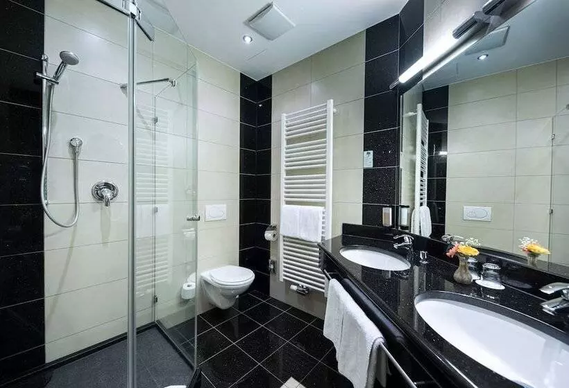 سوییت جونیور, Achat Sternhotel Bonn