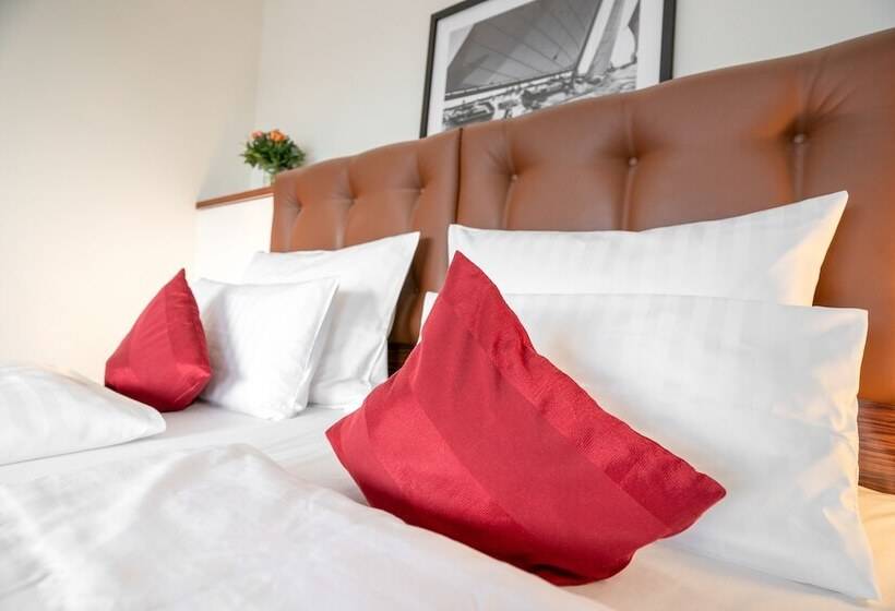 小型套房, Yachtclub