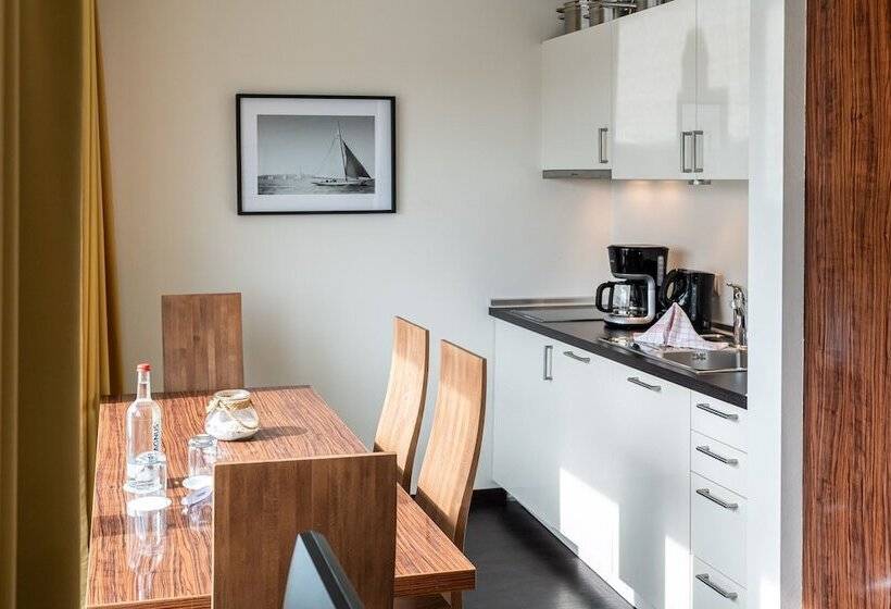 小型套房, Yachtclub