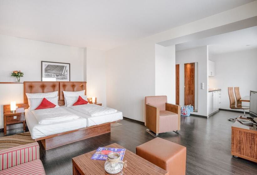 小型套房, Yachtclub