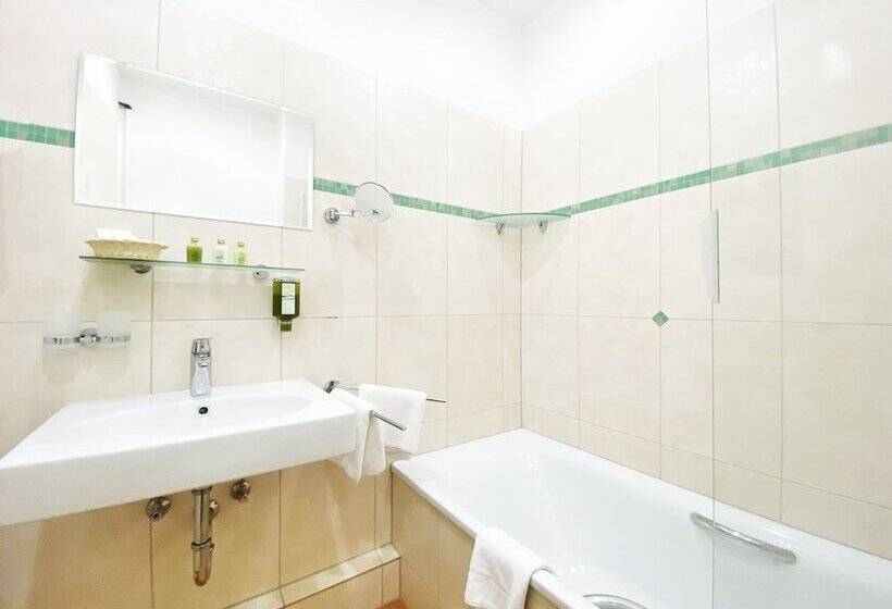 标准间, Yachtclub