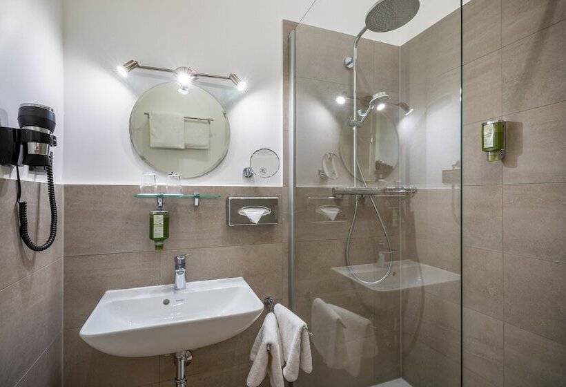 标准间, Yachtclub