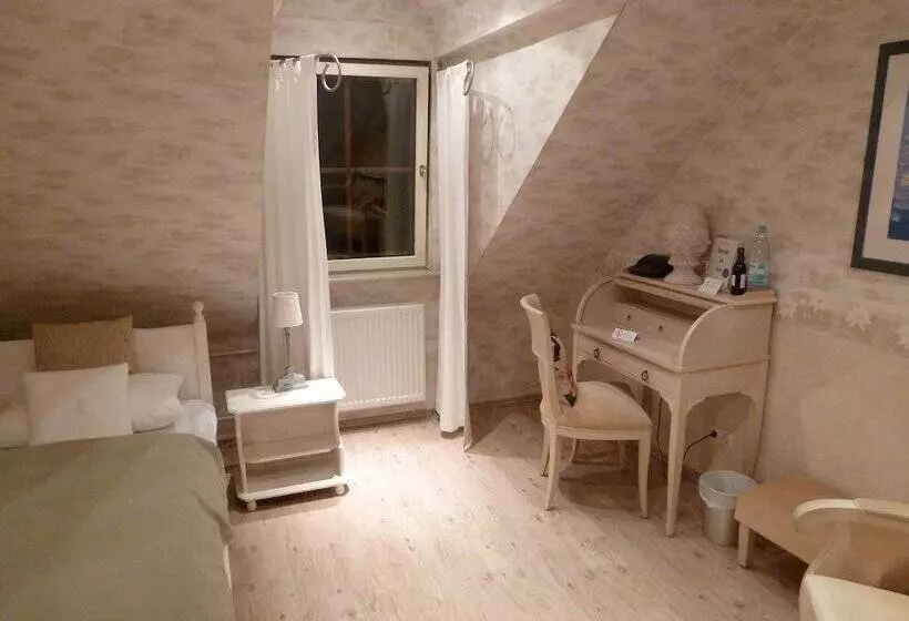Standard Yhden Hengen Huone, Landhotel Kern