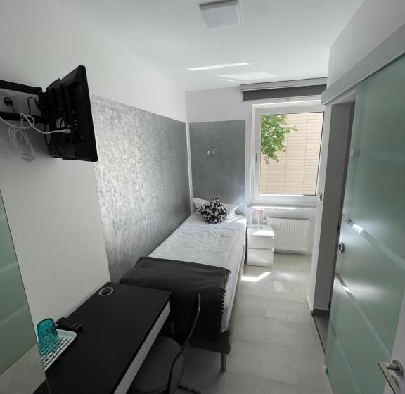 스탠다드 싱글 룸, Liberty Hotel Cologne