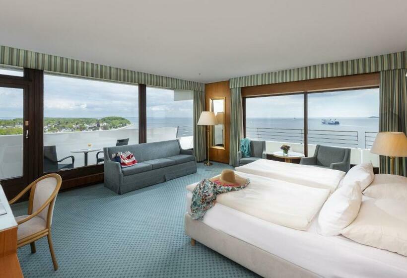 جناح جونيور, Maritim Strandhotel Travemünde