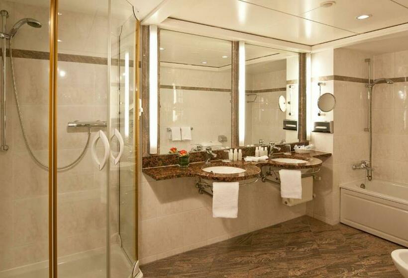 جناح, Maritim Strandhotel Travemünde