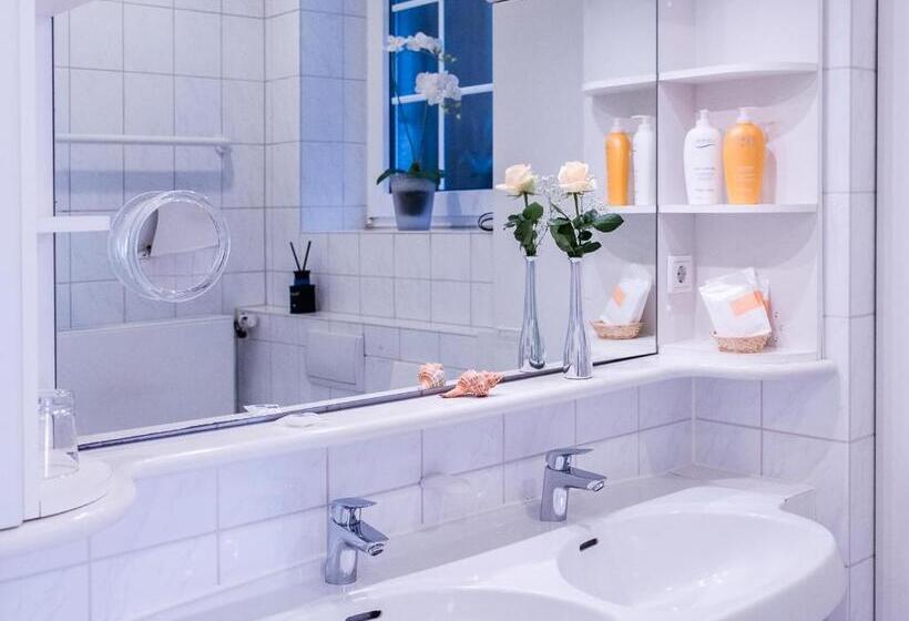 패밀리 룸, Posthotel Monegro