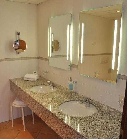 豪华房间, Am Kurpark