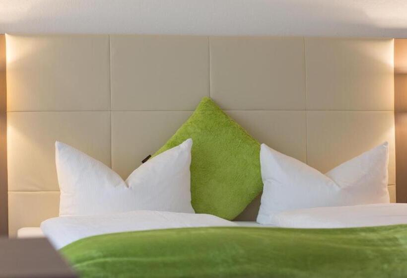 스탠다드 트리플 룸, City Hotel Freiburg