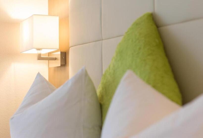 스탠다드 트리플 룸, City Hotel Freiburg