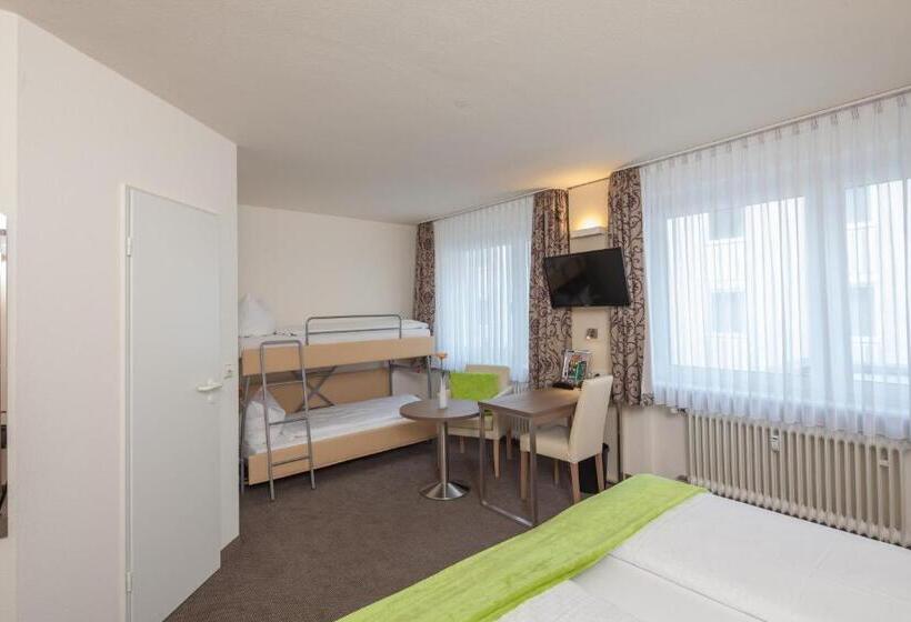 스탠다드 트리플 룸, City Hotel Freiburg