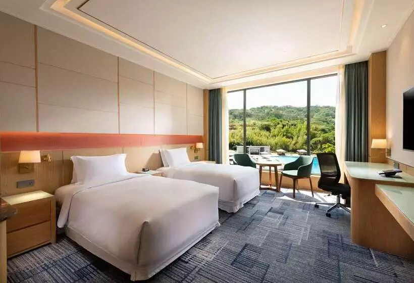 キングサイズベッドのスイートルーム, Hilton Heidelberg