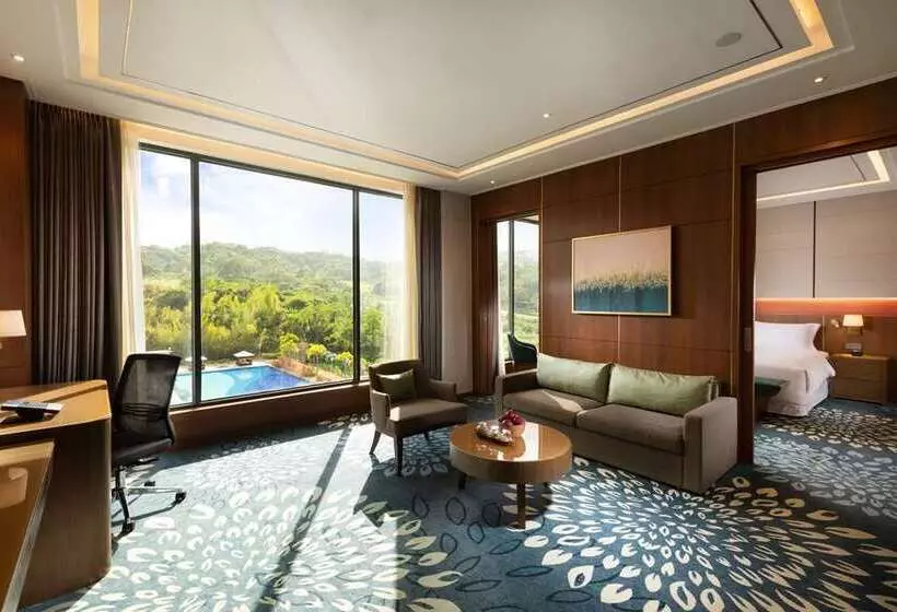 キングサイズベッドのスイートルーム, Hilton Heidelberg