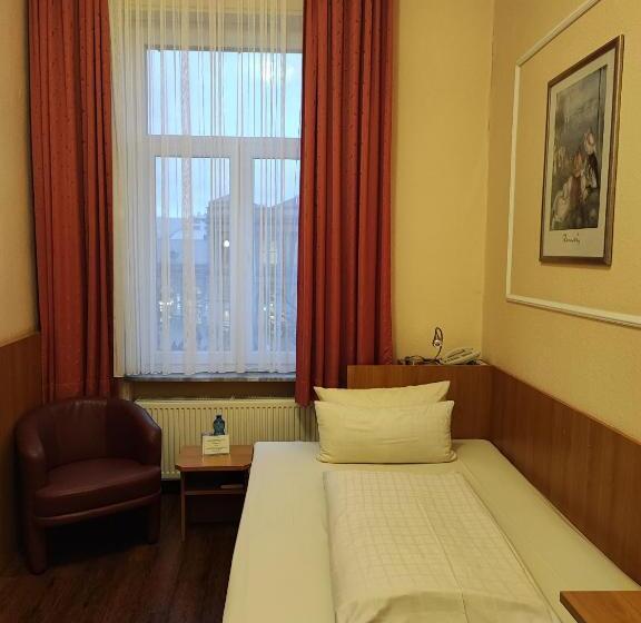 غرفة قياسية فردية, Königshof