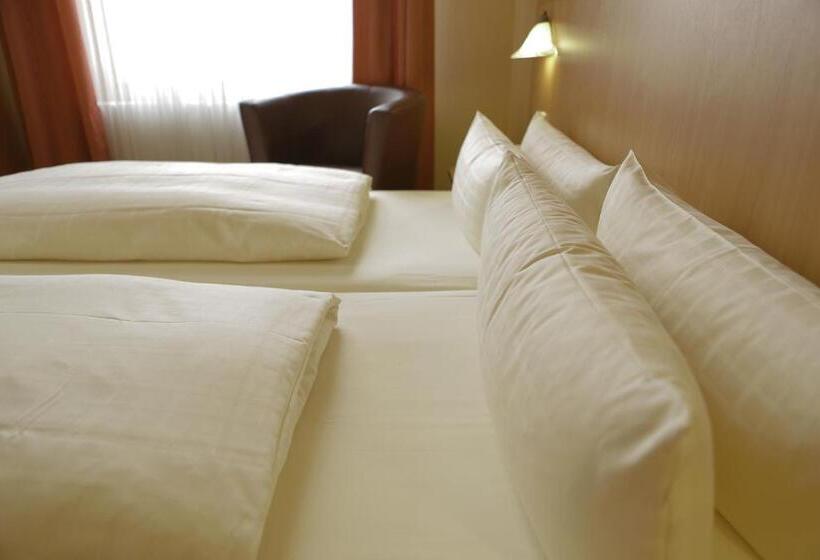 غرفة قياسية, Königshof