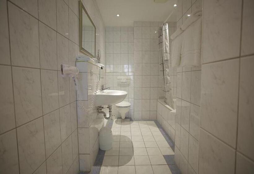 غرفة قياسية, Königshof