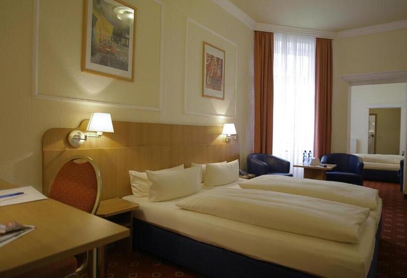 غرفة قياسية ثلاثية, Königshof