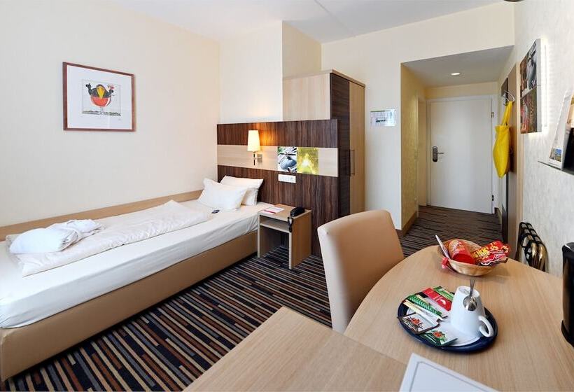 컴포트 싱글 룸, Kurpark