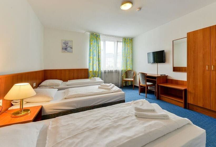 Quarto Triplo Comfort, Liebig