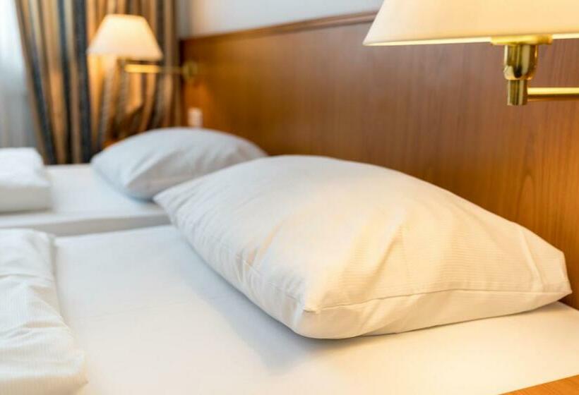 コンフォートルーム, Liebig