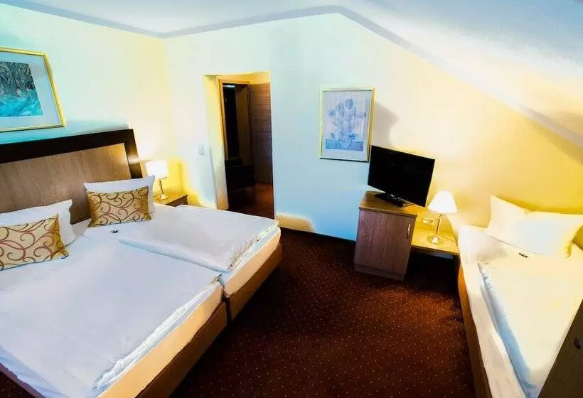 スタンダードトリプルルーム, & Living Am Wartturm   Hotel & Apartments