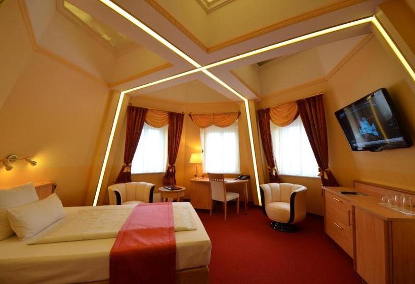 חדר סטנדרט עם ג'קוזי, Mack