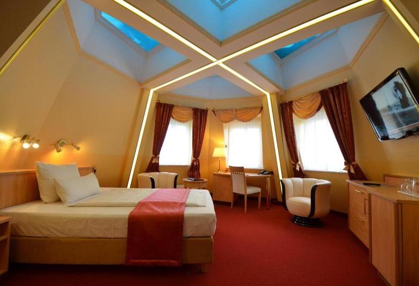 חדר סטנדרט עם ג'קוזי, Mack