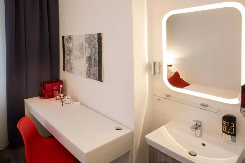 Standard Yhden Hengen Huone, Mille Stelle City