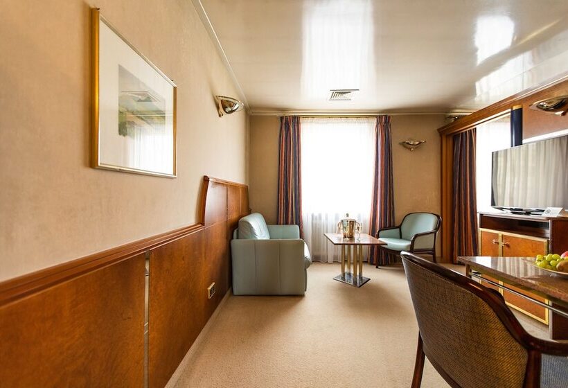 Suite, Royal